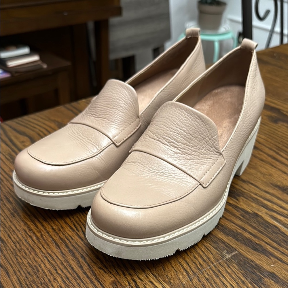Naturalizer Darry Lug Sole Loafers size 8.5W NWOT